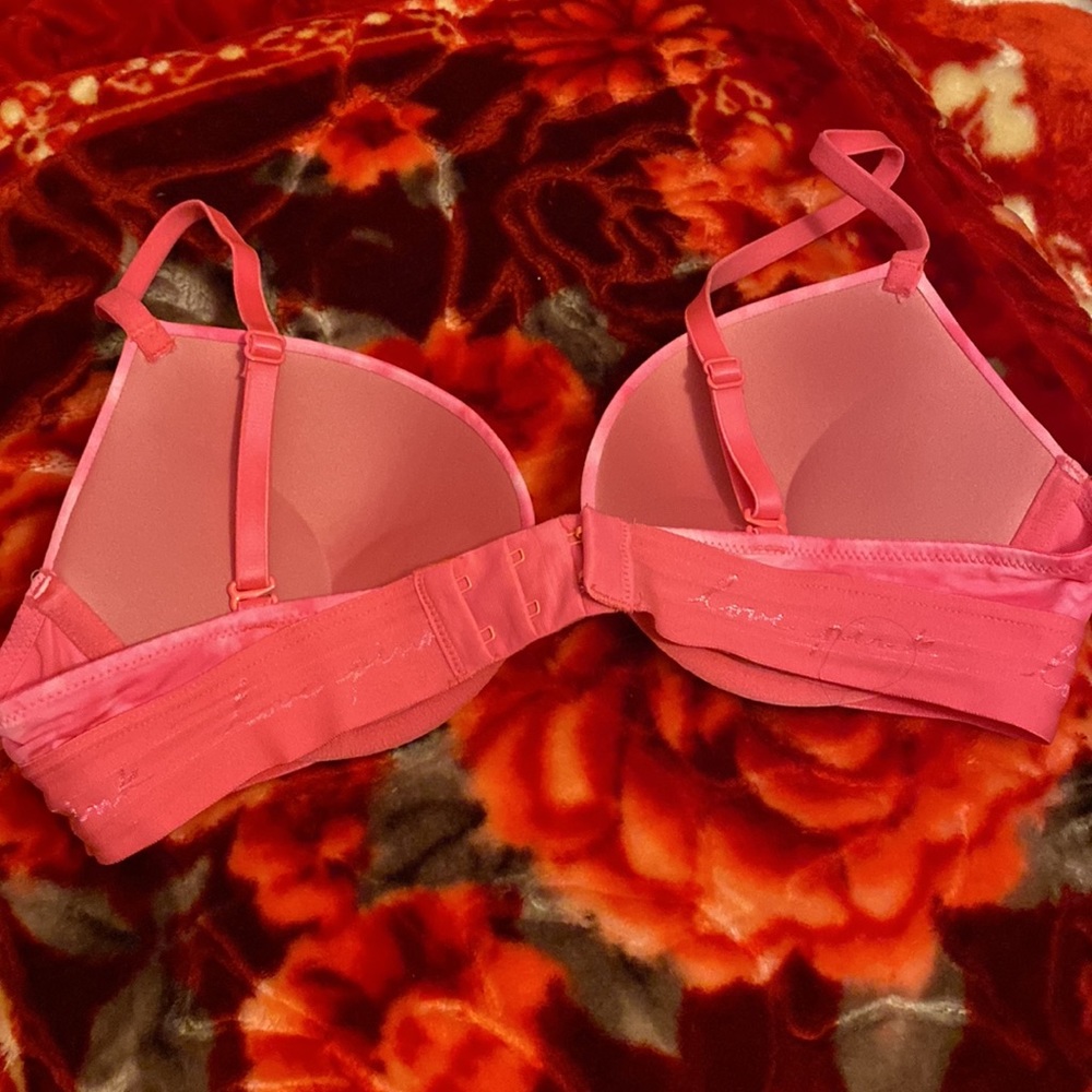 Pink bra - Picture 2 of 2